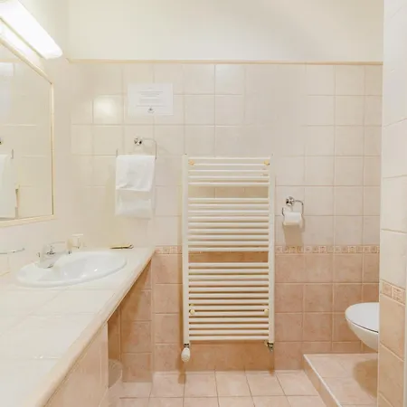 Pri Zabarju Konukevi 3*