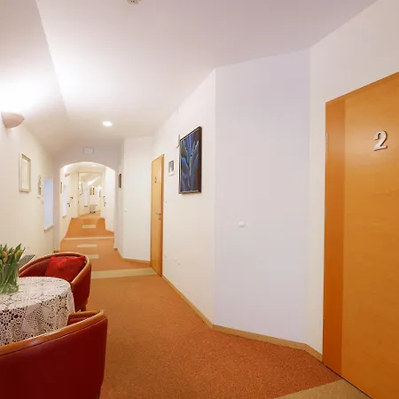 Konukevi Pri Zabarju 3*