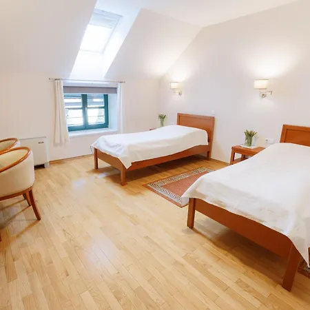 Pri Zabarju Casa de hóspedes