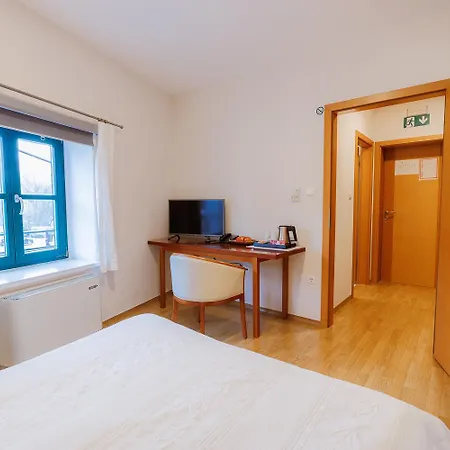 Pri Zabarju 3* Liubliana