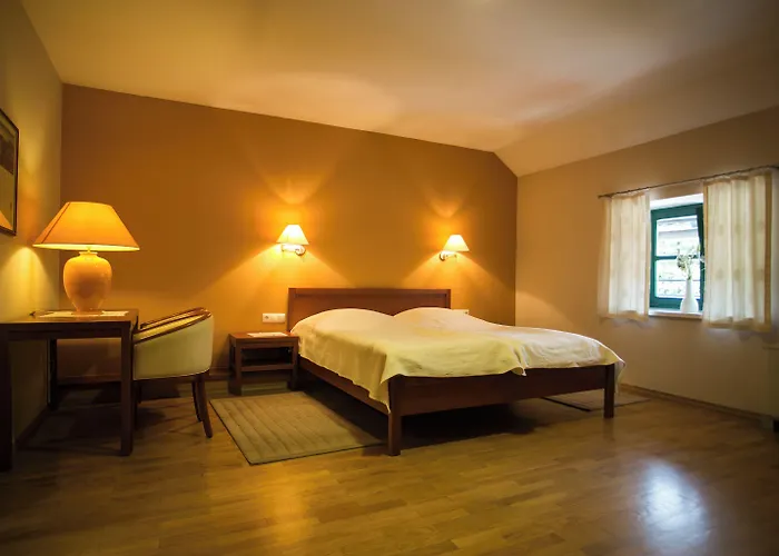 招待所 Pri Zabarju 3*